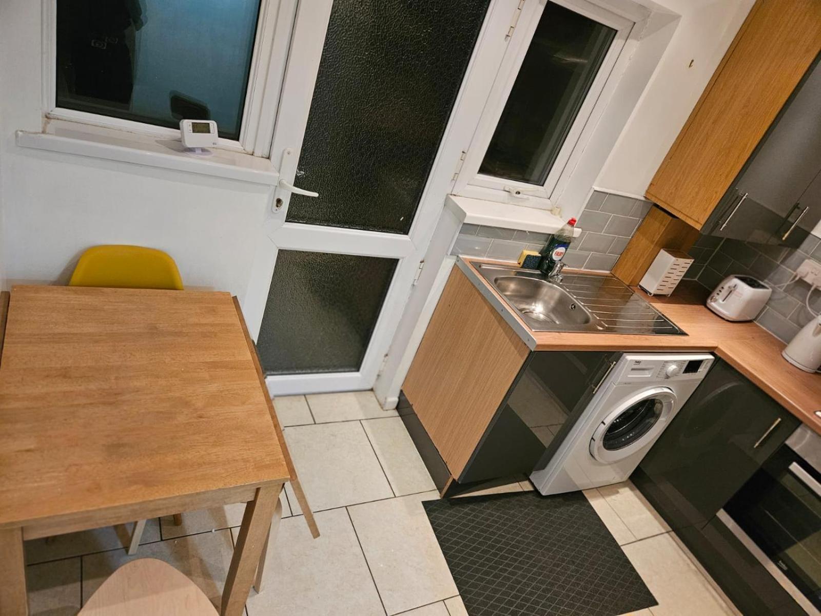 Nariken Apartments, Cardiff Extérieur photo