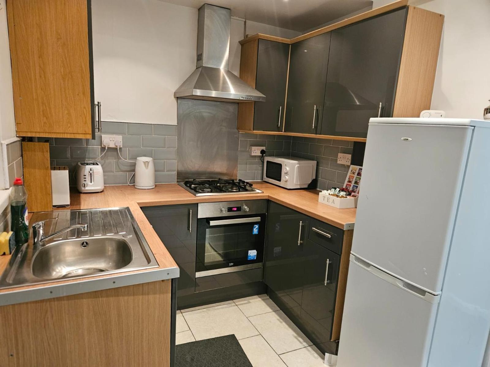 Nariken Apartments, Cardiff Extérieur photo