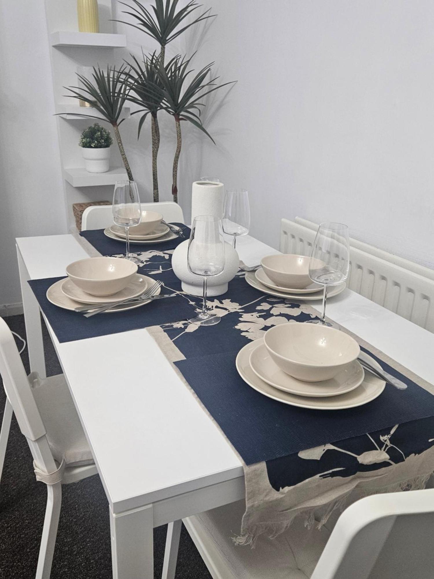 Nariken Apartments, Cardiff Extérieur photo